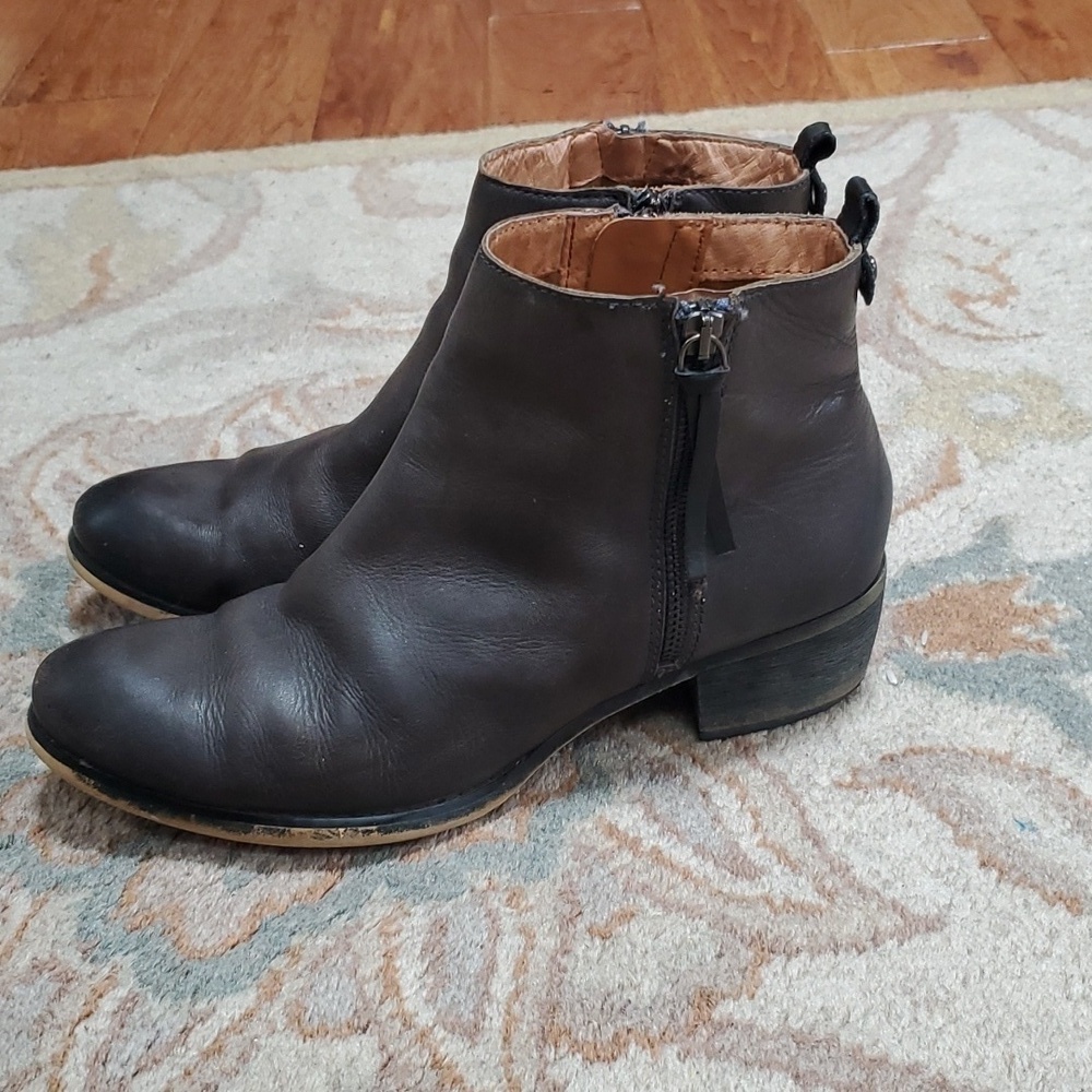 Pikolinos Rotterdam charcoal booties